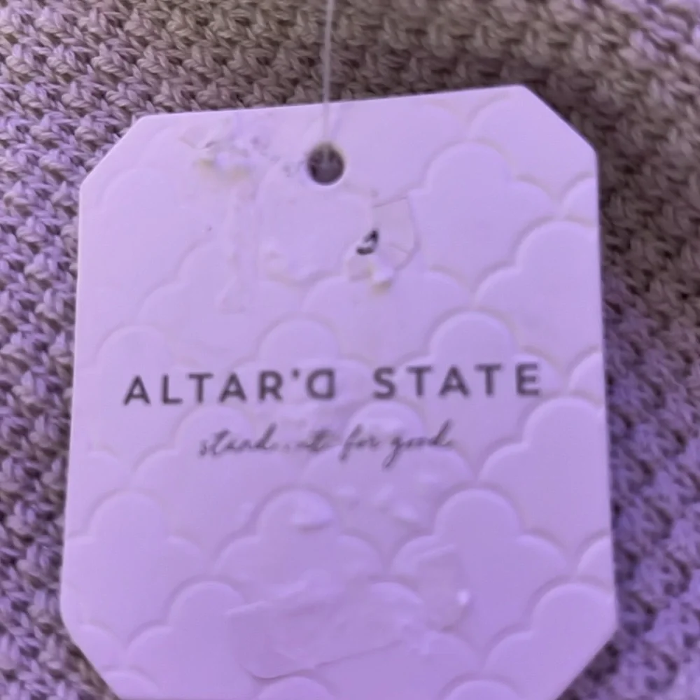 Altar’d state V-neck sweater - Picture 4 of 4